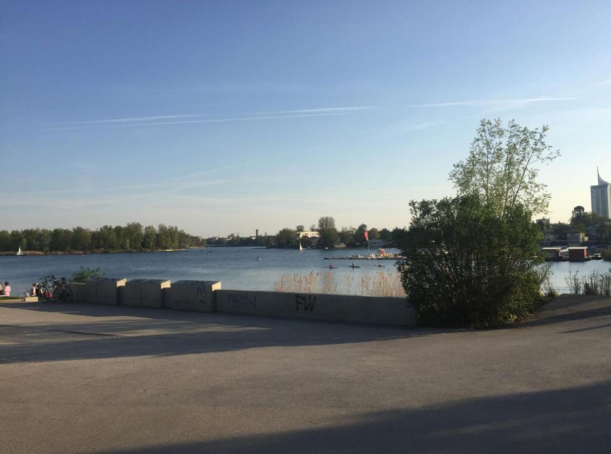 Trendy Danube Apartment - Close To Un Відень Екстер'єр фото